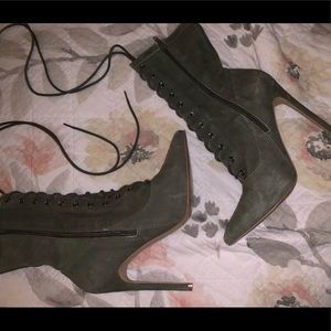 Suede Steve Madden lace-up boots in Olive green